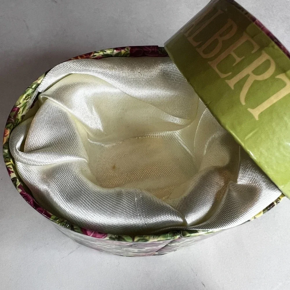 Royal‎ Albert Old Country Roses Trinket Box Oval Original Box 2003